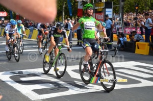 Mark Cavendish (HTC-Highroad) remporte l'étape (513x)