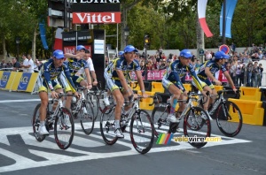 L'équipe Vacansoleil-DCM Pro Cycling Team (327x)