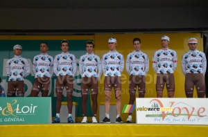 The AG2R La Mondiale team (328x)