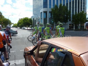 Liquigas-Cannondale rentre à vélo à l'hôtel (1) (389x)