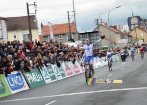 Arnaud Démare (FDJ BigMat) remporte Cholet-Pays de Loire 2012 (356x)