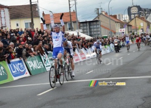 Arnaud Démare (FDJ BigMat) wins Cholet-Pays de Loire 2012 (2) (355x)