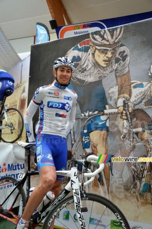 Jérémy Roy (FDJ BigMat) with his drawing as the winner in 2010 (2) (792x)