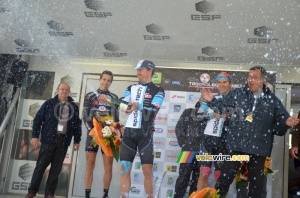 Ryan Roth (Spidertech) celebrates with champagne (367x)