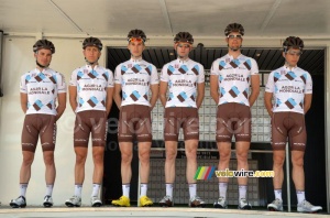 The Chambéry Cyclisme Formation team (373x)