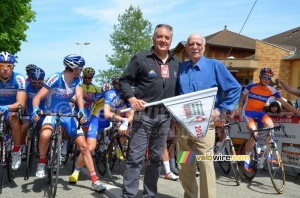 Michel Baup and the mayor of Domarin at the start (204x)