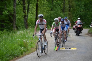 The leading group in the climb (2) (200x)