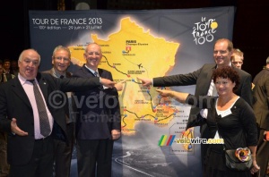 Saint-Amand-Montrond sur la carte du Tour de France 2013 (406x)