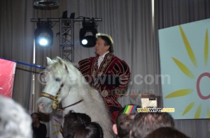 The presentation started with a horse in the room (2) (404x)
