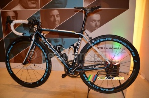 Le vélo FOCUS Izalco Team SL de l'équipe AG2R La Mondiale (1826x)