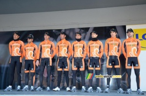 The Euskaltel-Euskadi team (327x)