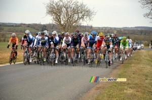 The peloton just after Blet (510x)