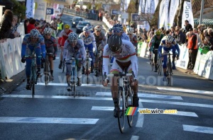 Yauheni Hutarovich (AG2R La Mondiale) wins the sprint of the peloton (308x)