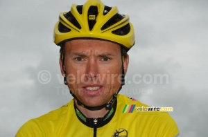 Nico Sijmens in yellow at the start (283x)