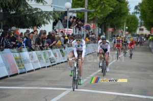 Bastien Duculty (Chambéry Cyclisme Formation) à l'arrivée (234x)