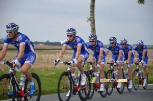 The FDJ.fr team in Hinges (295x)