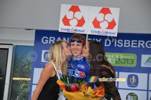 The kisses for Arnaud Démare (FDJ.fr) who sticks out his tongue (355x)