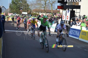 Moreno Hofland (Belkin) remporte l'étape (279x)