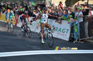 Carlos Betancur (AG2R La Mondiale) remporte l'étape (356x)