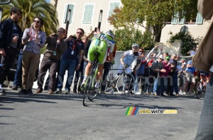 Alessandro De Marchi (Cannondale) has a hard time following Chavanel (254x)