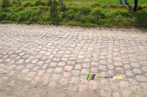 The cobble stones between Solesmes and Haussy (455x)