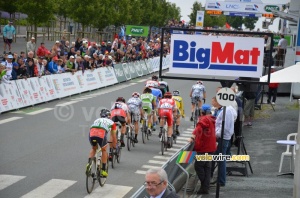 The breakaway at the forelast crossing of the finish line (2) (175x)