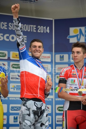 Yann Guyot (Armée de Terre) happy with his gold medal (184x)