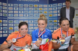The medallists of the ladies race: Melodie Lesueur, Pauline Ferrand Prevot & Fanny Riberot (232x)