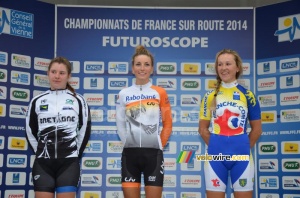 Le podium des dames espoirs : Coralie Demay, Pauline Ferrand Prevot & Marine Strappazon (229x)