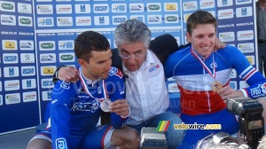 Marc Madiot congratulates Arnaud Demare & Nacer Bouhanni (FDJ.fr) (329x)