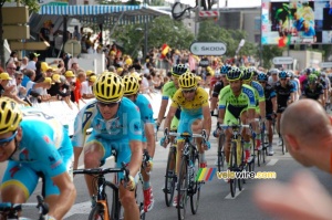 Yellow jersey: Vincenzo Nibali (Astana) (402x)
