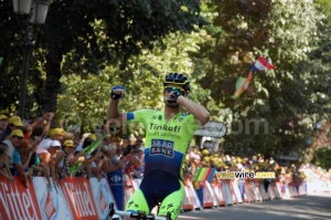 Michael Rogers (Tinkoff-Saxo) remporte l'etape a Bagneres (463x)