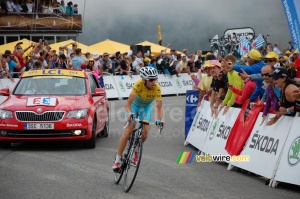 Vincenzo Nibali (Astana) vainqueur sur Hautacam (406x)