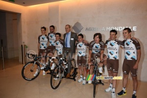 Vincent Lavenu with his main riders (527x)