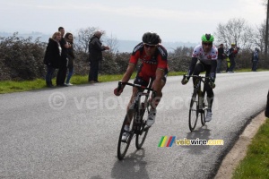 Philippe Gilbert (BMC) & Jonathan Hivert (Bretagne-Séché) dans la Côte de la Tour (456x)