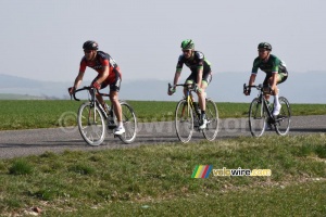 Philippe Gilbert, Florian Vachon & Thomas Voeckler on top of the Côte de Vicq (367x)