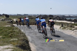 The chasing riders in Ménez Ham (2) (385x)