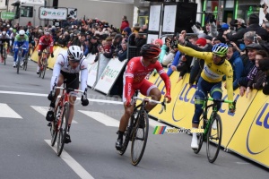 Michael Matthews contests Nacer Bouhanni's victory (489x)