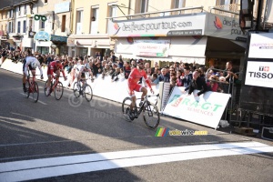 Nacer Bouhanni (Cofidis) wins the stage in Romans-sur-Isère (515x)