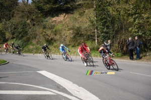 The breakaway with 17 riders (416x)