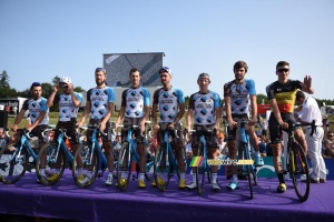 The AG2R La Mondiale team (277x)
