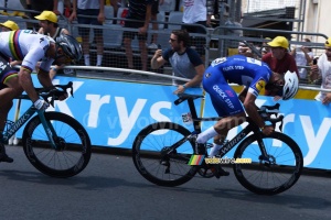 Fernando Gaviria (Quick-Step) wins the stage in Fontenay-le-Comte (2) (505x)