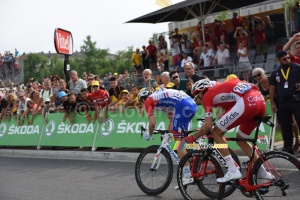 Arnaud Démare (Groupama-FDJ) takes the sprint victory in Pau ahead of Christophe Laporte (Cofidis) (2) (839x)