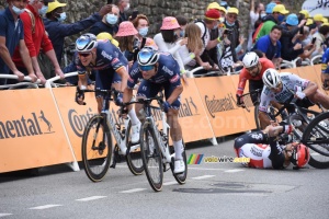 Tim Merlier (Alpecin-Fenix) remporte la 3e étape alors que Caleb Ewan et Peter Sagan chutent (302x)