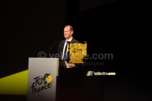The new trophy of the Tour de France (8905x)