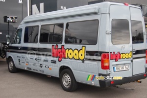 Un mini-bus de l'équipe Team High Road (1076x)