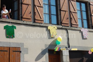 Decoration in Aigurande : the green, yellow and polka dot jersey (490x)