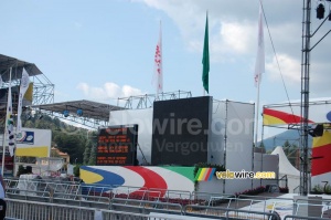 Flags in the Mapei Cycling Stadium (429x)