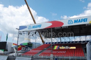 Signature platform and grandstand in the Mapei Cycling Stadium (421x)