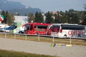 The Liquigas, Vittoria (Barloworld) and Cofidis buses (562x)